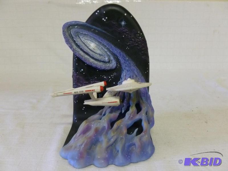 lot 35 image: Collectible Star Trek U.S.S Enterprise mantle...