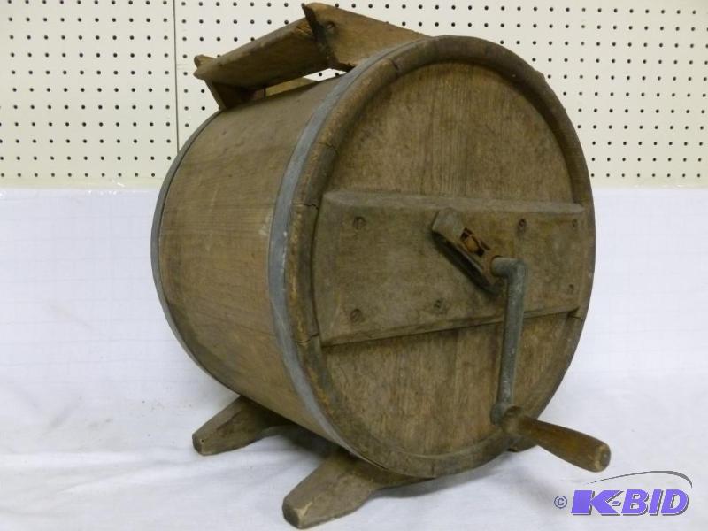 lot 4 image: Large Antique R&ampW Richmond, Virginia wood...