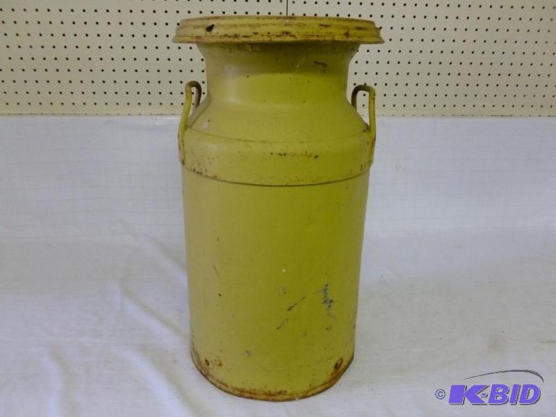lot 44 image: Vintage metal cream can with lid that measure...