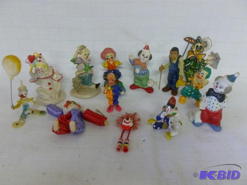 lot 59 image: Large lot of collectible clown figurines, som...