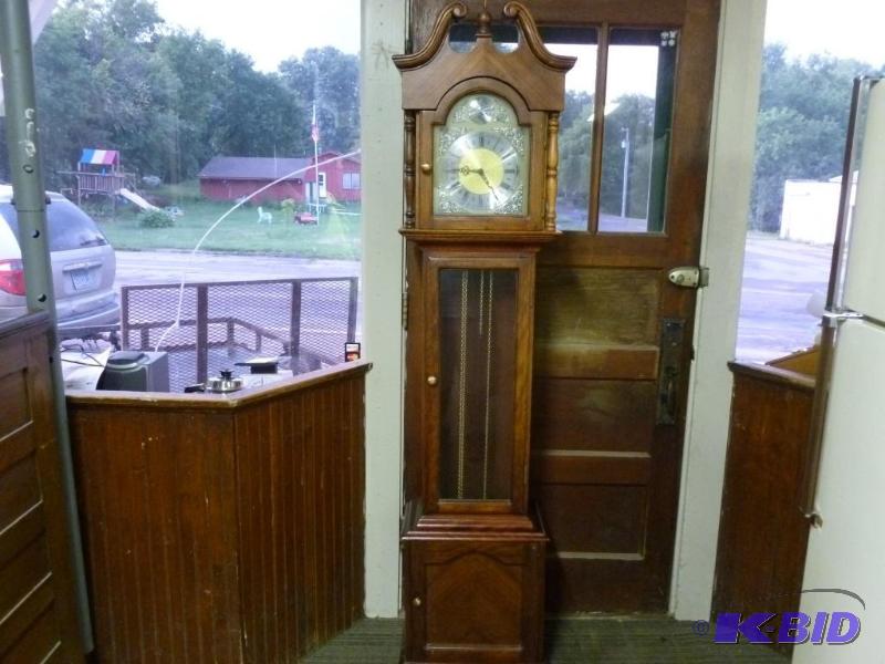 lot 6 image: Large Tempus Fugit&nbspgrandfather clock tha...