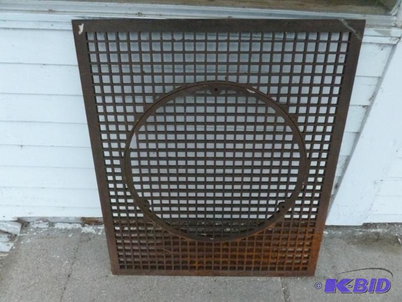 lot 7 image: Large antique cast iron floor heat register t...