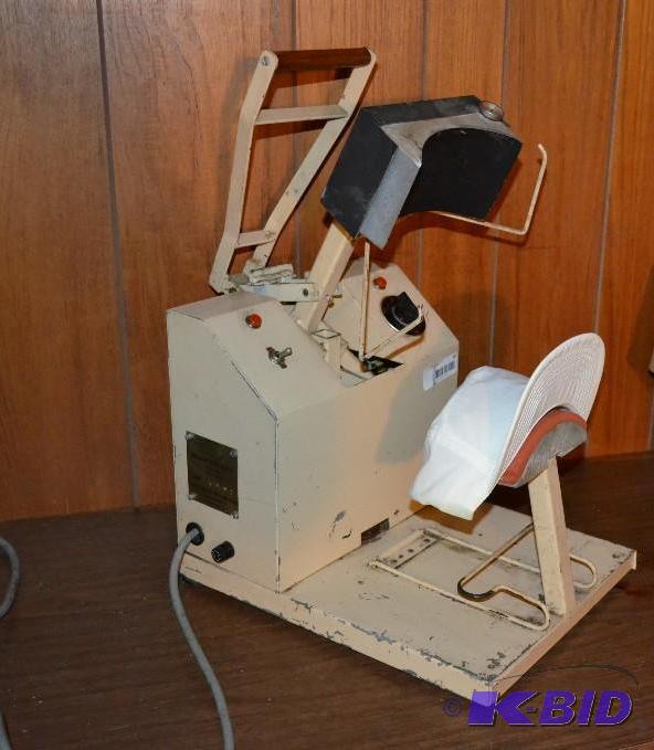 lot 16 image: TLC Heat Production Hat presser TLC-100 Seria...
