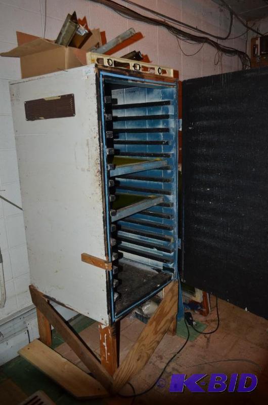 lot 60 image: Screen printing forms dryer box 65 12" ...