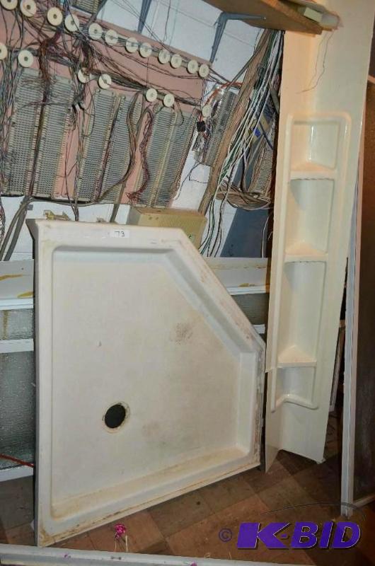 lot 73 image: Portable Plastic Wash top basinrinse sink a...
