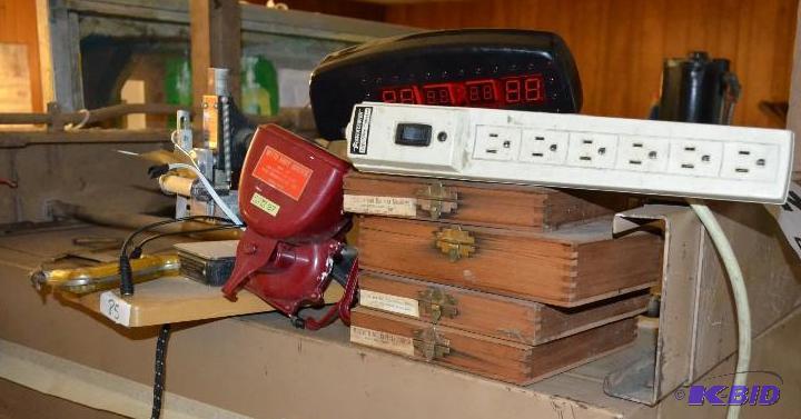 lot 85 image: Group of misc items a scene-including&nbspNi...