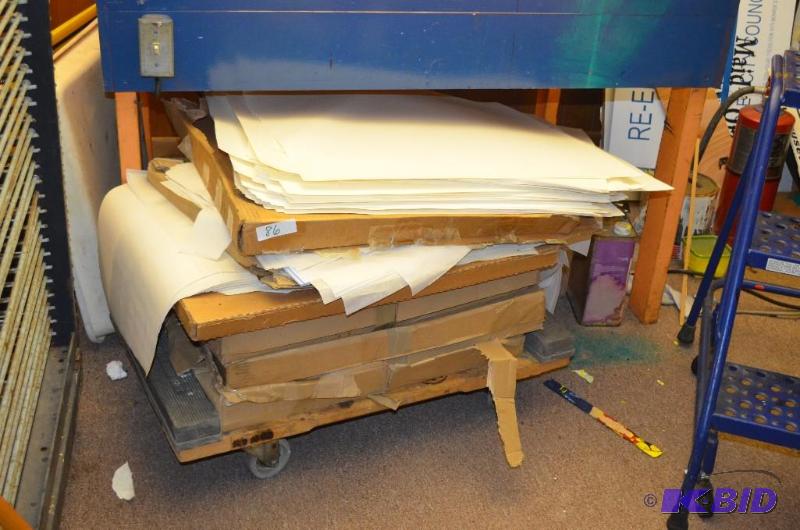 lot 86 image: Large supply of paper and large box heavier s...