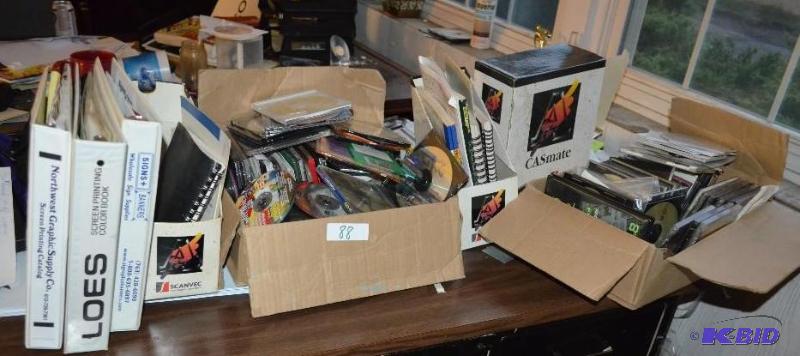 lot 88 image: Large lot of art and screen printing software...