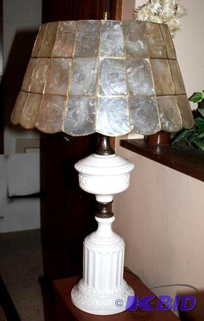 Beautiful lamp with what appears to be milk g...