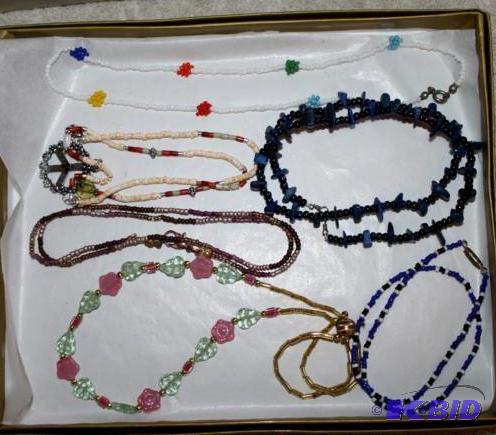 6 fashion jewelry necklaces. It appears they ...