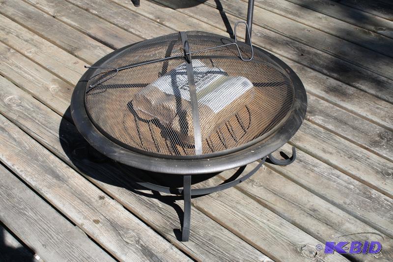 Portable fire pit with mesh cover and fire st...