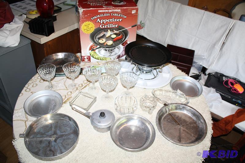 Mixed lot of tin and glass   6 footed glass ...