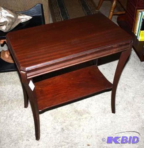 Elegant end table, wood 25x26x18...