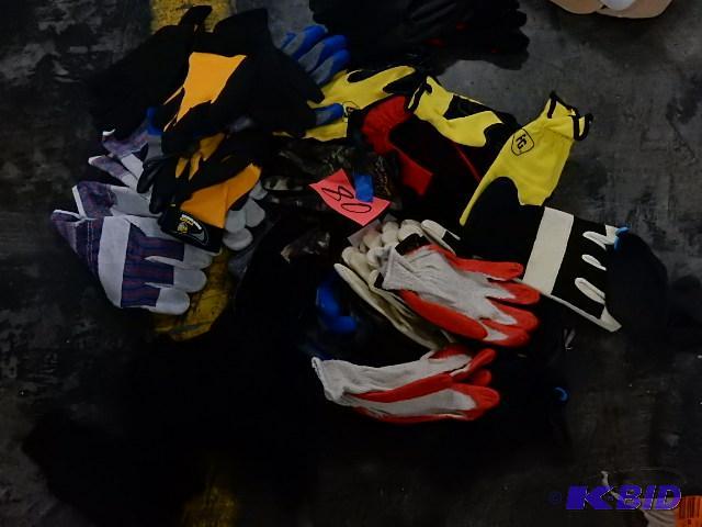 Large lot of gloves. Returned or overstock go...