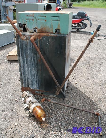 lot 31 image: Raccor Day tank