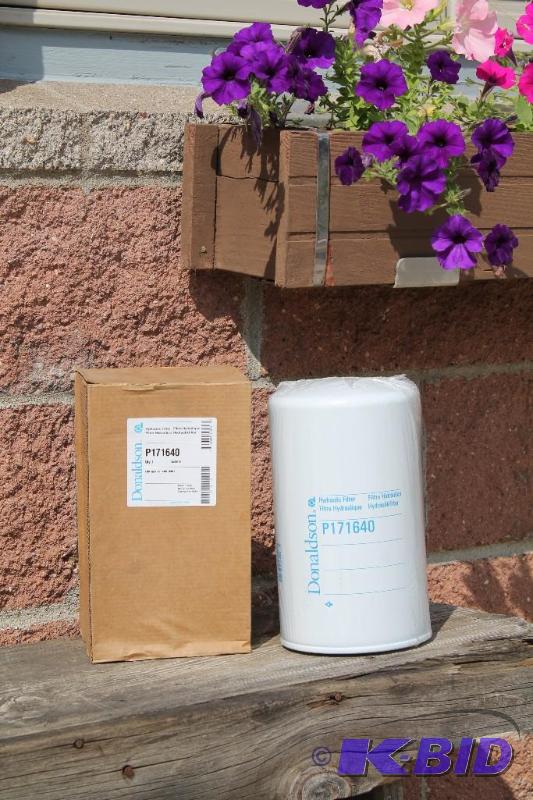 lot 35 image: Hydraulic Filter Donaldson Brand Filter # P 1...
