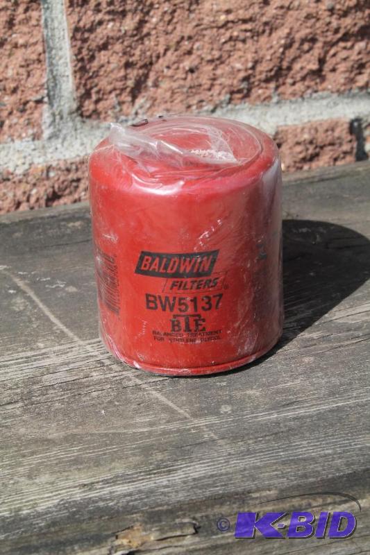 lot 39 image: Oil Filter  Baldwin Filters Filter # BW ...