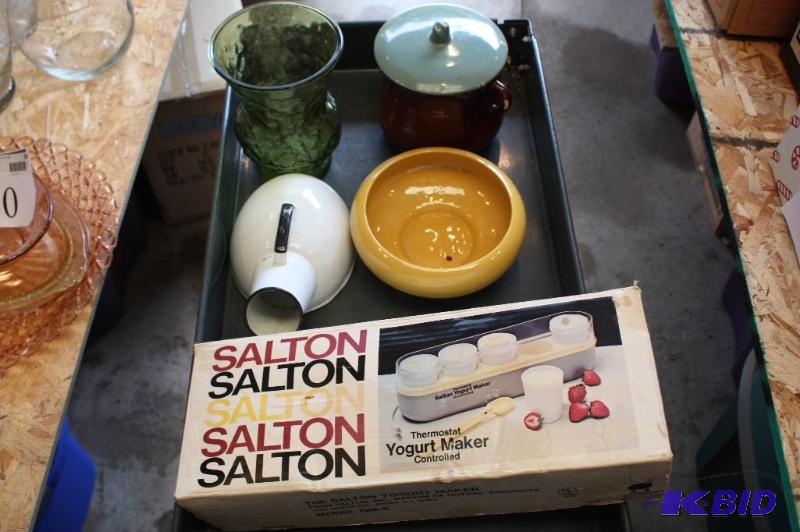 Box lot including Salton&nbspThermostat Yogu...
