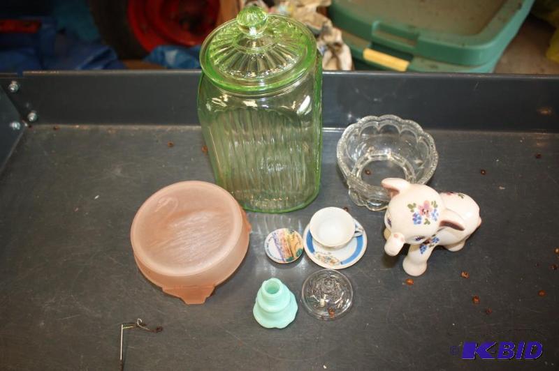 Lot of (8) Including Vintage Pink Rose Swan ...