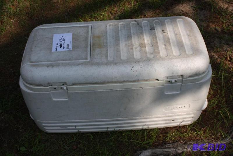 Igloo Cooler, 100 US Quarts, Lid Latch and Hi...
