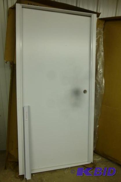 lot 10 image: AJ Manufacturing Commercial White Blank Weath...