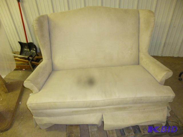 lot 38 image: Cloth Love Seat Sette  Please Note &nb...