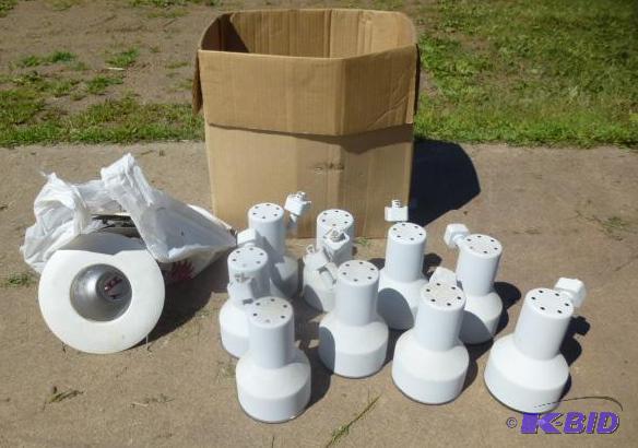 lot 40 image: 1 Lot of Recessed and Track Lighting Fixtures...