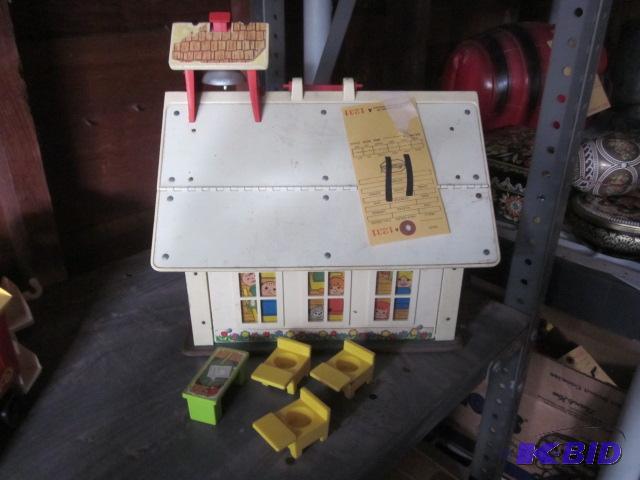 lot 11 image: Vintage Fisher Price #923 School House with d...