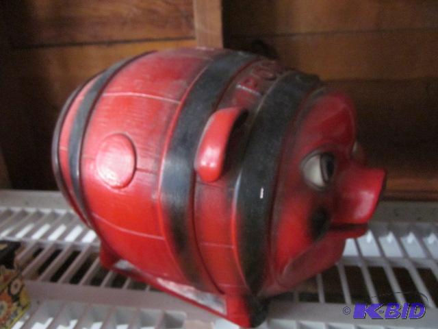 lot 21 image: Large Porco chalkware piggy bank....