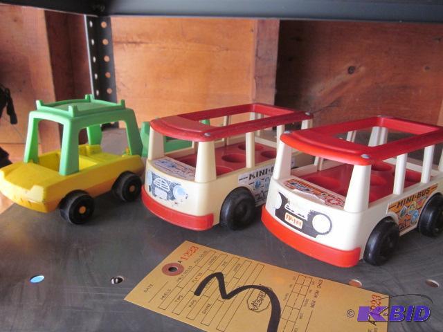 lot 3 image: Lot of Fisher Price toys, including (2) Pampe...