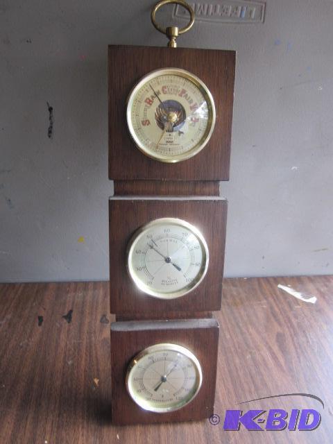 lot 34 image: Vintage Deville Barometer with humidity and a...