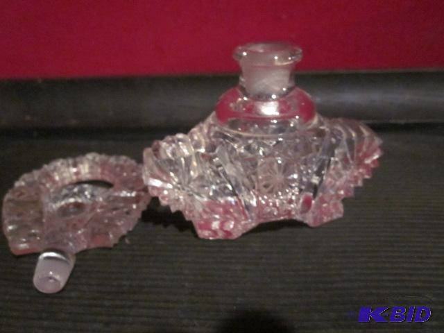 lot 36 image: Vintage glass crystal perfume bottle, sticker...