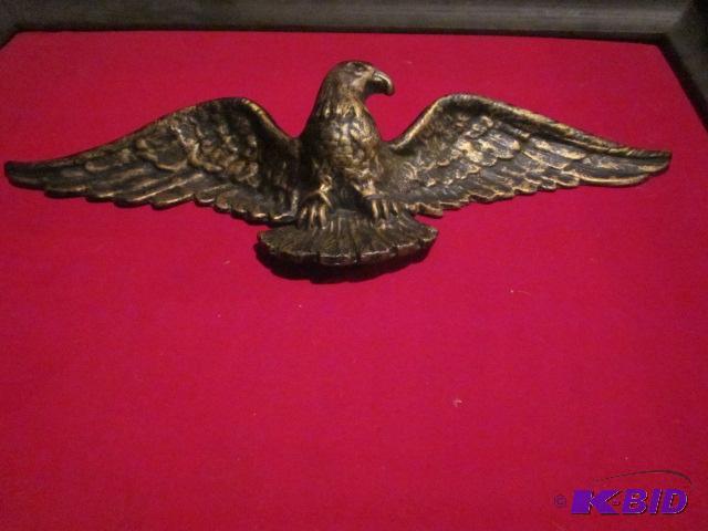 lot 49 image: Vintage metal eagle wall hanger....