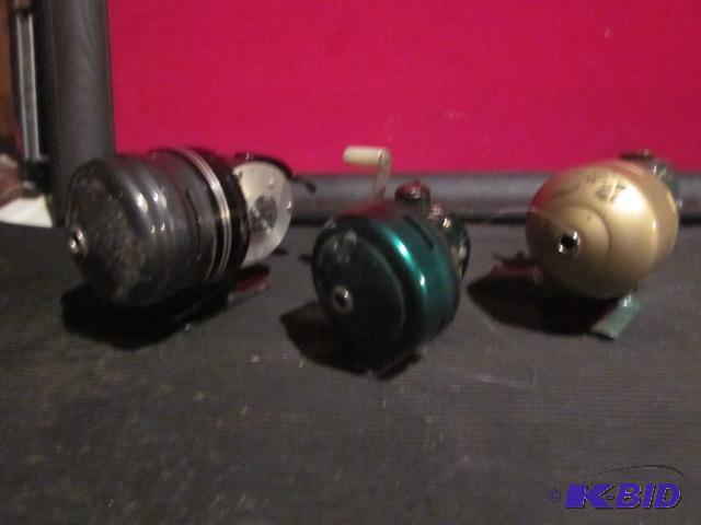 lot 72 image: Lot of (3) vintage Fishing Reels, including (...