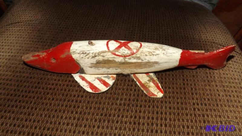 Older Fish Decoy, approx 11.5 long has a b...
