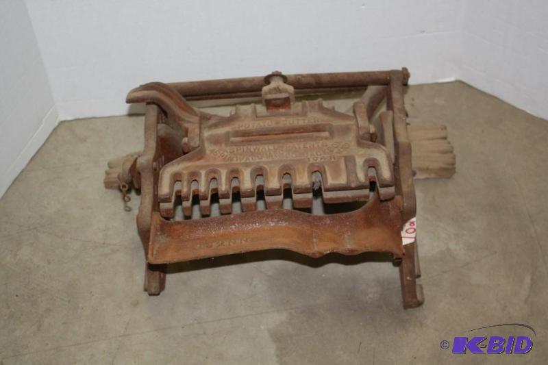 lot 102 image: Antique Heavy Metal Potato Cutter 162NN on fr...