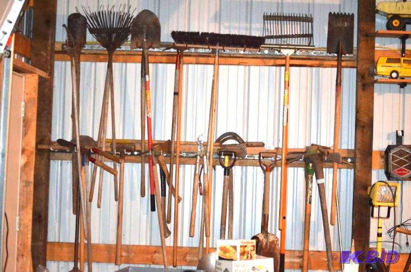 lot 119 image: Large Lot of lawn and garden tools  Framed ...