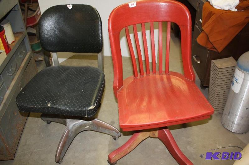 lot 121 image: 2 Vintage Office chairs on wheels  ...