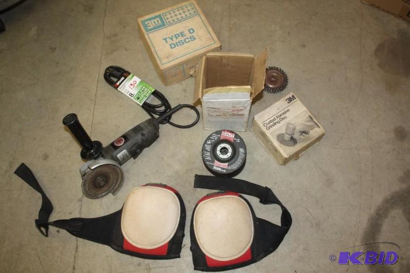 lot 130 image: Black & Decker Hand Grinder  SAIT ...