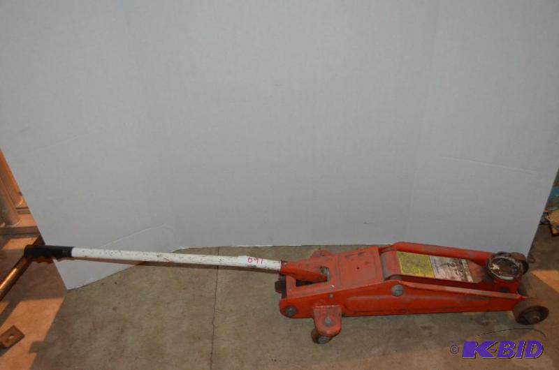 lot 169 image: 2 ton hydraulic service jack...