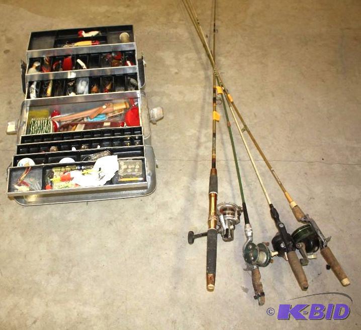 lot 19 image: Heddon Lure and Vintage Umco Fishing Tackle B...