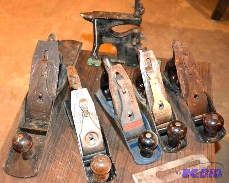lot 20 image: 5 Antique Planers, Stanley, Winchester, Unide...