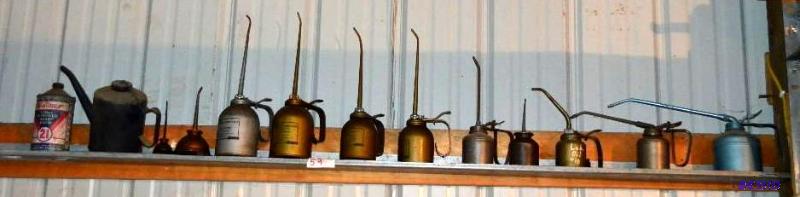 lot 59 image: Collection of Vintage Oil Cans   Eagle Hydrau...