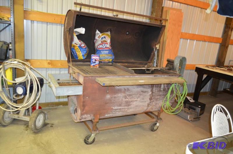 lot 6 image: This is AWESOME The Iron Fireman Pig Roast...
