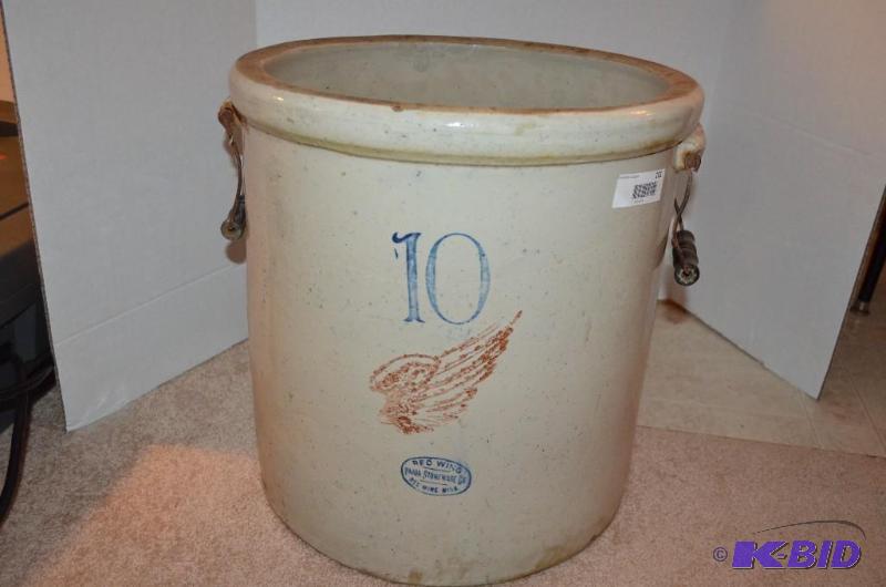 lot 101 image: Red Wing Union Stoneware Company, 10 gallon c...