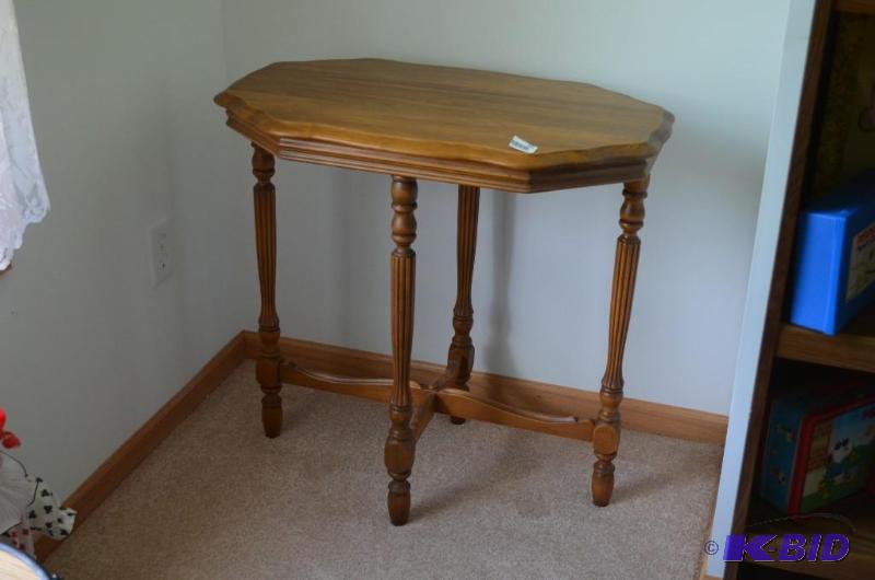 lot 141 image: Antique Side Table with beautifully spuncarv...