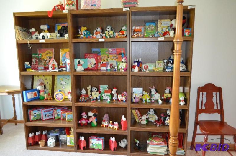 lot 144 image: Lot of Snoopy Collectibles in Center Section ...