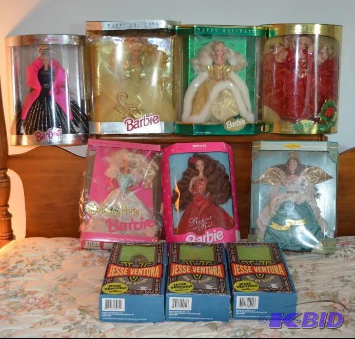 lot 153 image: Happy Holiday Barbie Special Edition 1st in a...