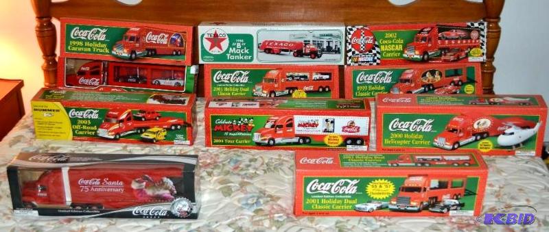 lot 155 image: Limited Edition Collectibles new in box Coca...
