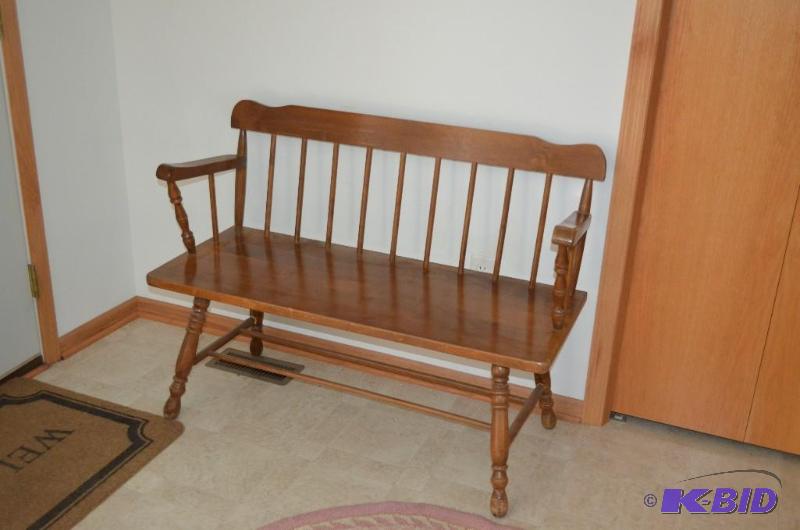 lot 168 image: Sitting Bench &nbsp42 x 17 x 33...